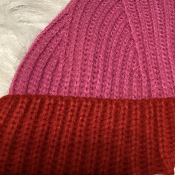 Victoria’s Secret Red/Pink Colorblock Beanie - Picture 5 of 6